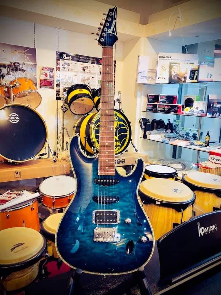 Ibanez SA460QM-SPB in Sapphire Blue, Hobbies & Toys, Music & Media