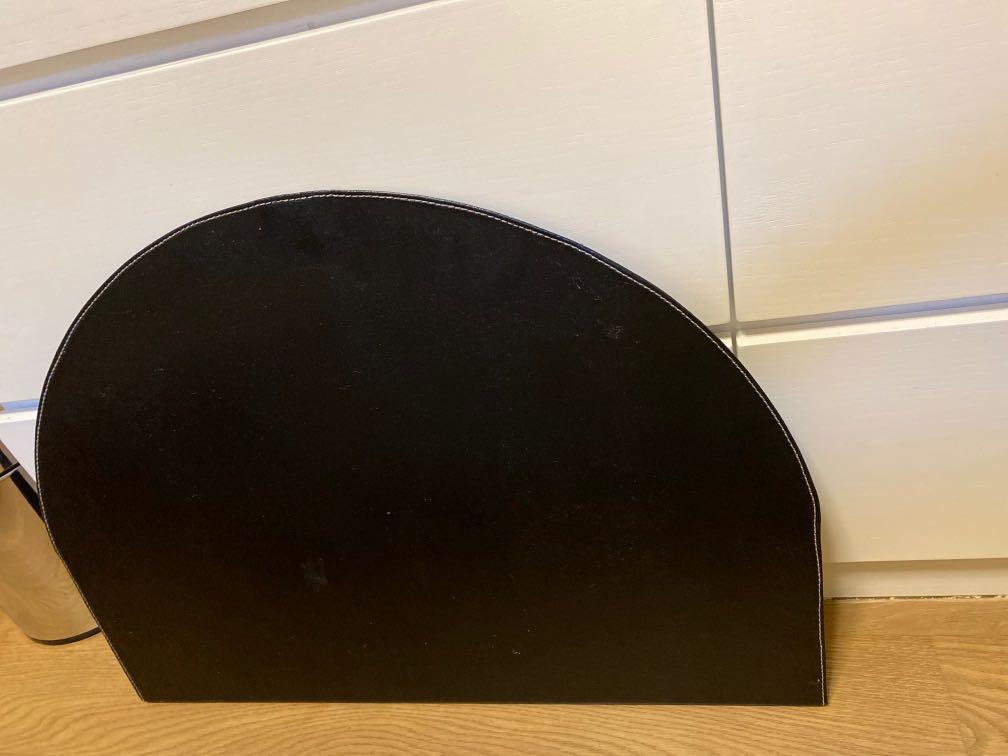 Ikea hard curved desk pad KNÖS, 其他, 其他 Carousell