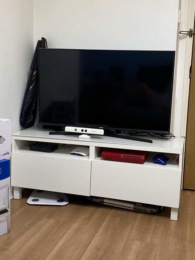 Ikea TV board tv bench 櫃 cabinet 強化玻璃面 有單, 傢俬＆家居, 傢俬 ...
