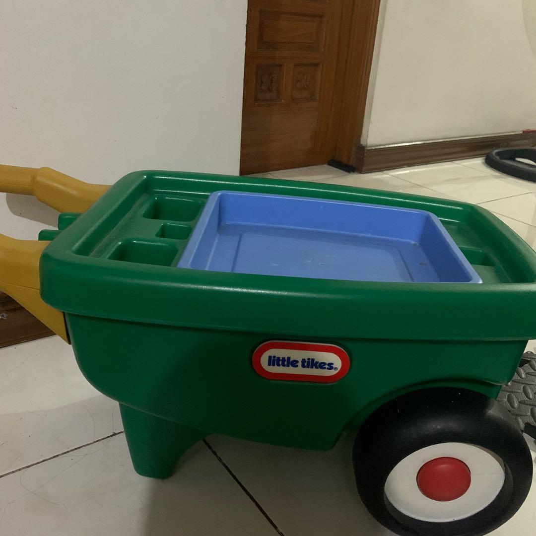 little tikes green wagon