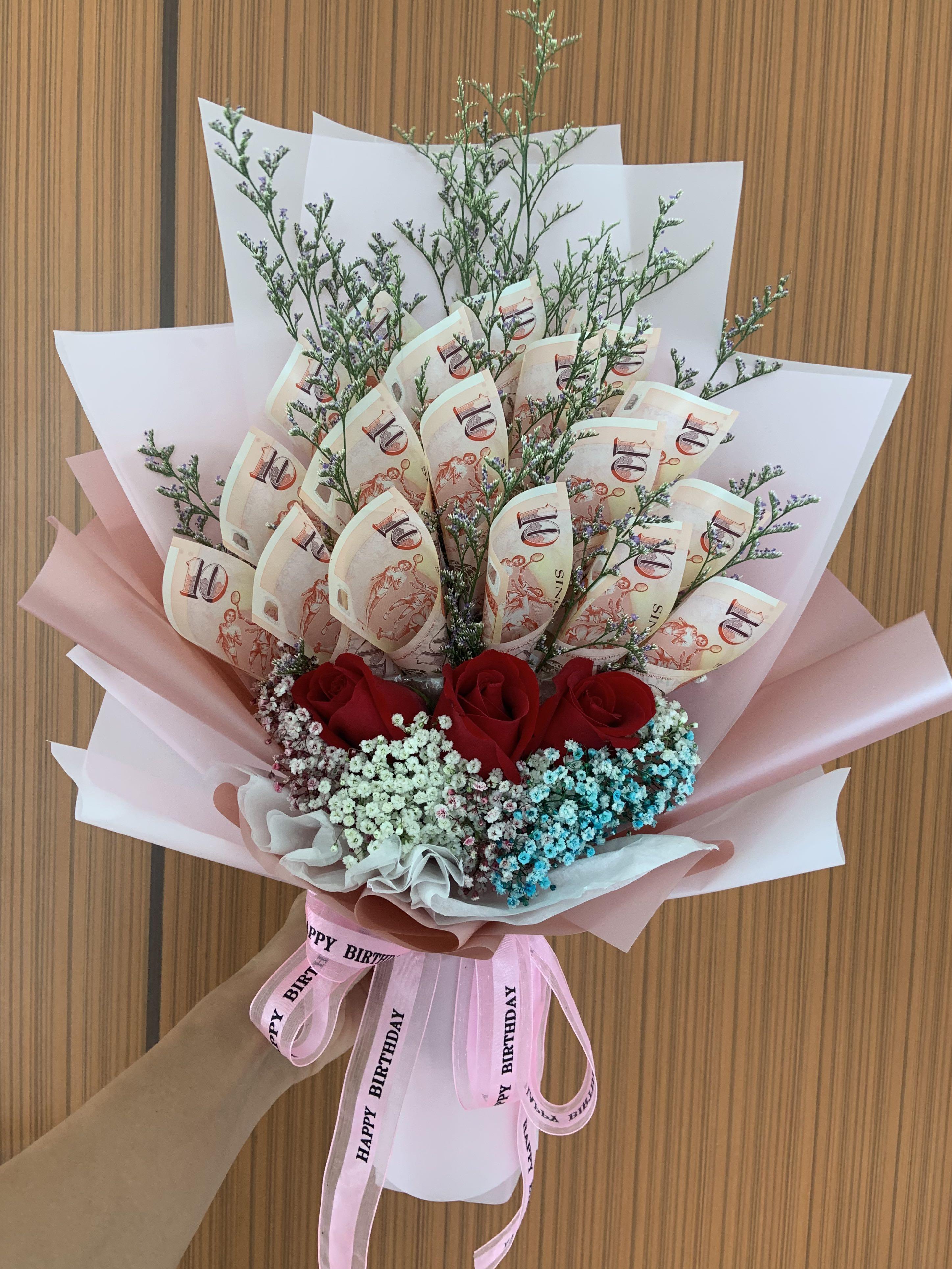 Money &amp; rose bouquet, Hobbies &amp; Toys, Stationery &amp; Craft, Flowers &amp; Bouquets on Carousell