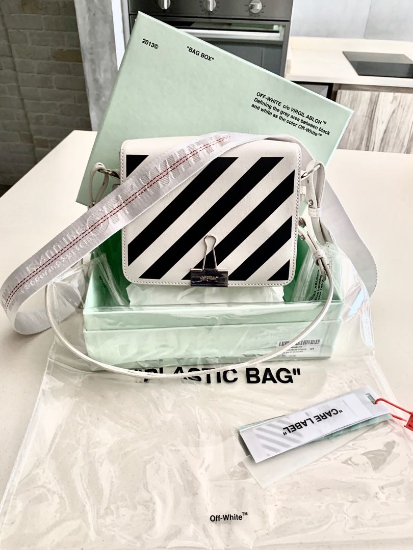 Clearance sale LNIB Off White binder clip bag Women s Fashion