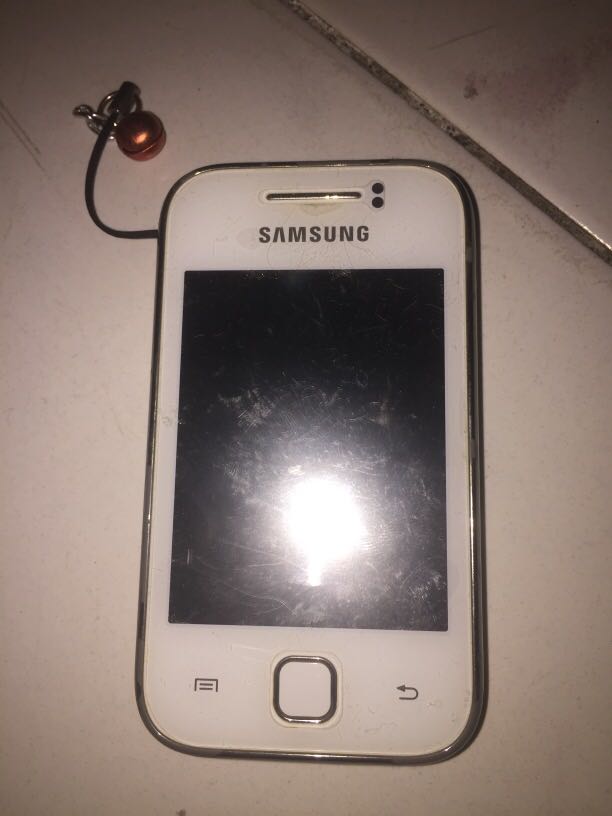 phone galaxy y lama yang dah rosak