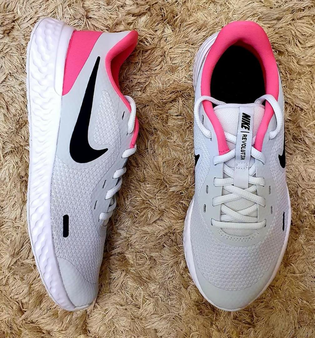 5.5 y shoe size in women's
