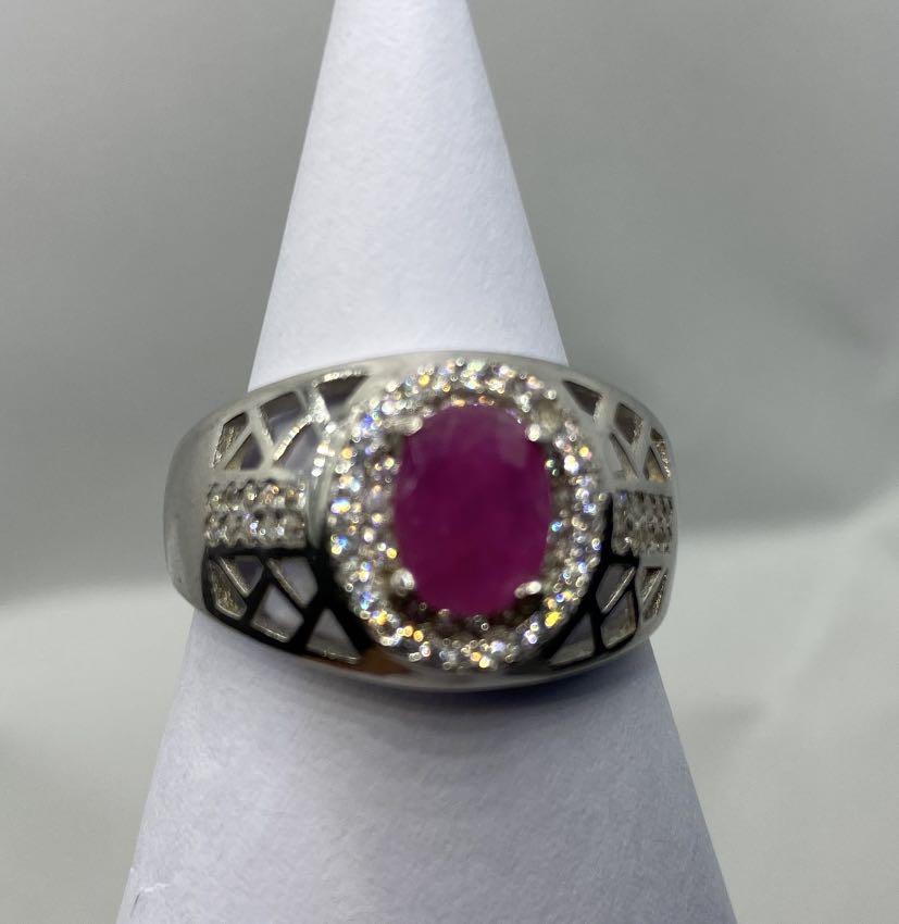 Silver Men Ruby Ring (Category: Jewelry) located in Johor Bahru. Submitted by globalstuff (Listing ID 1021631124, Image 2). Description: Silver 925 Men ring with 0.8 ct Ruby Size 20 mm Interested party may dm We will ship through DHL Interested party may dm .