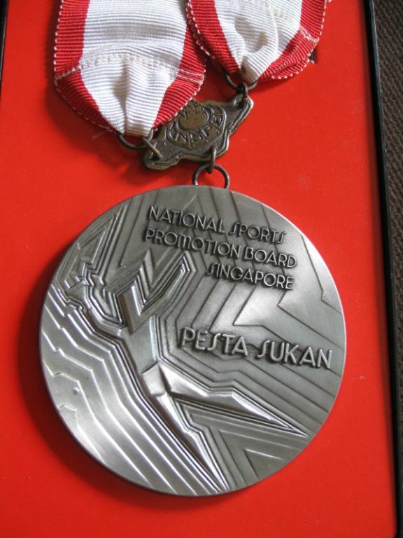 Singapore Sport Medal (Pewter), Hobbies & Toys, Memorabilia