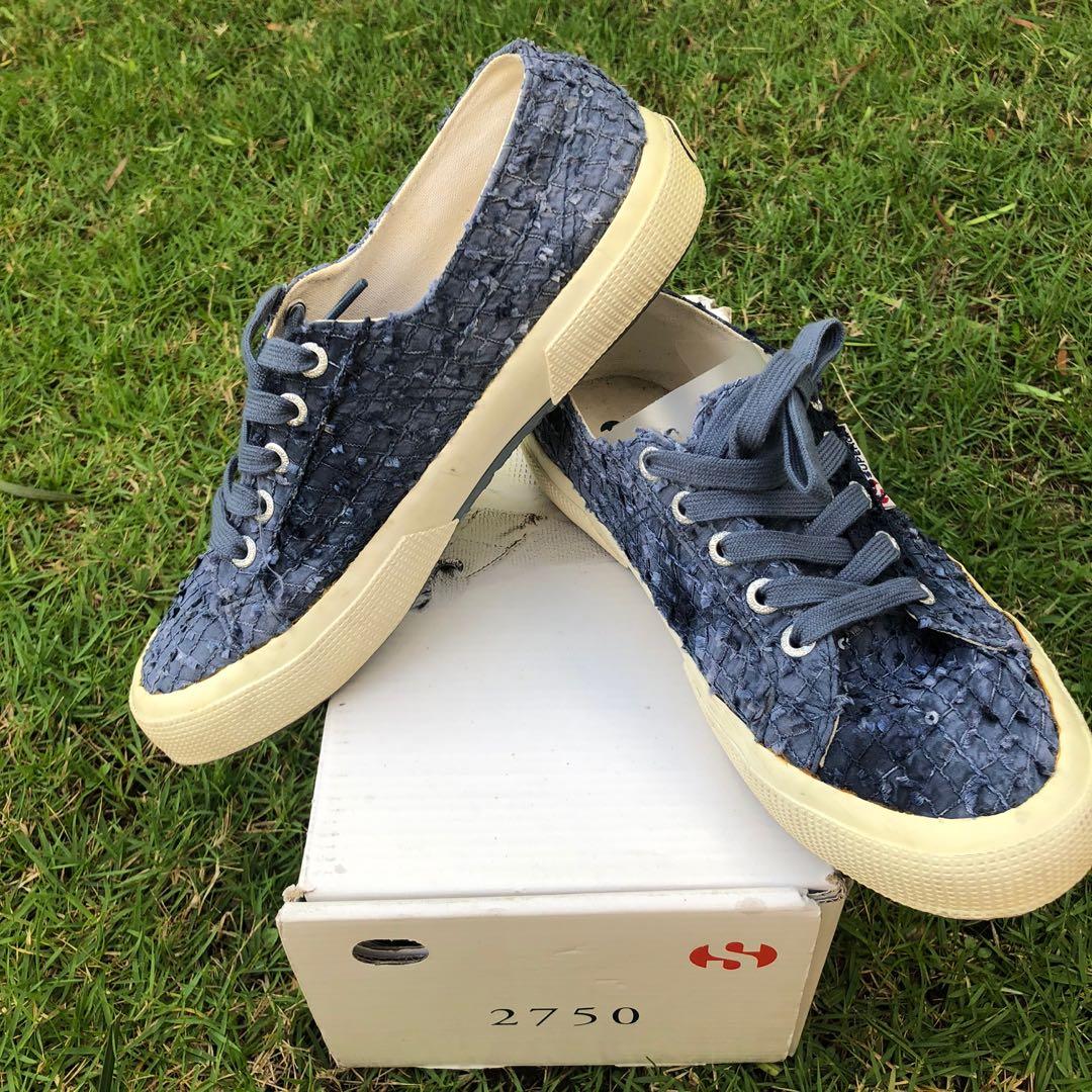 275 superga canvas sneakers