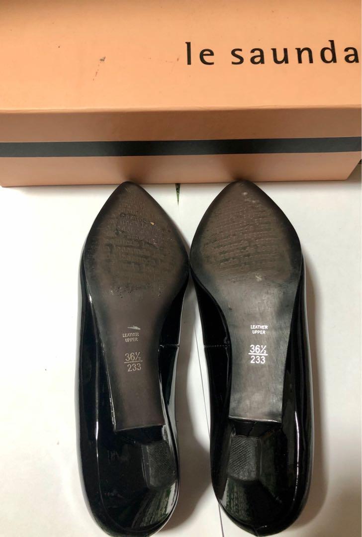 [99 NEW] Le Saunda Black Heel Shoes 黑色漆皮尖頭有踭鞋連盒, 女裝, 女裝鞋 Carousell
