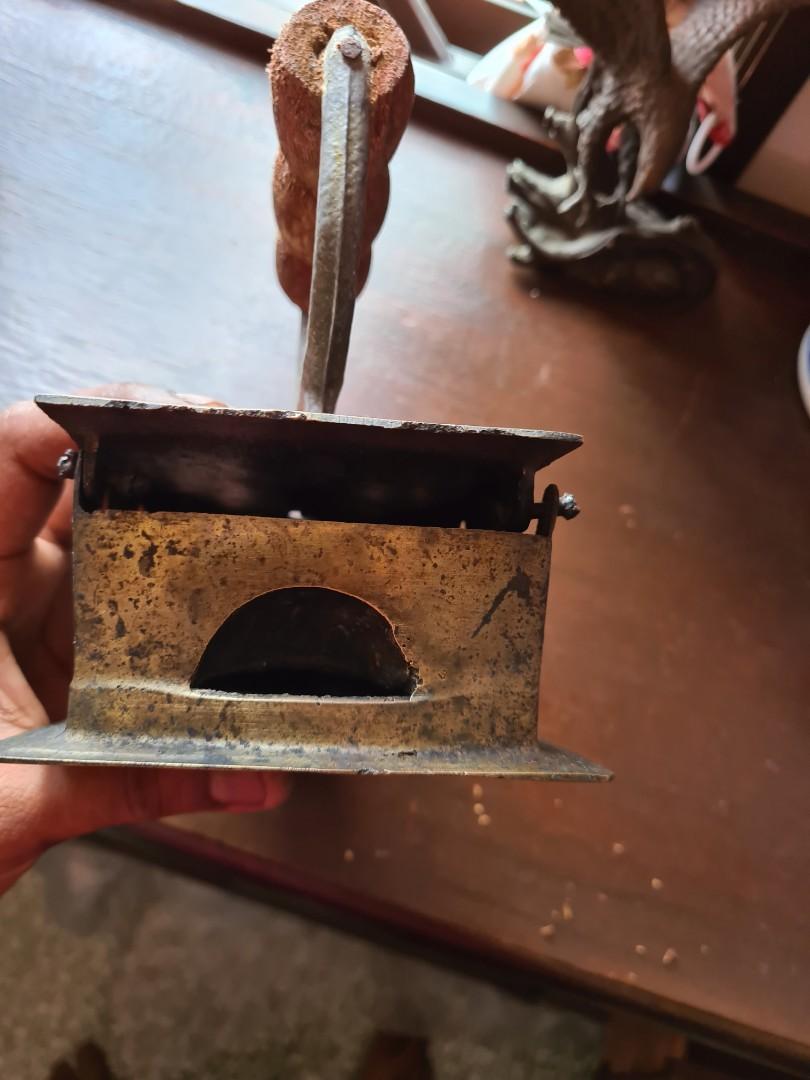 Antique iron box, Hobbies & Toys, Memorabilia & Collectibles, Vintage