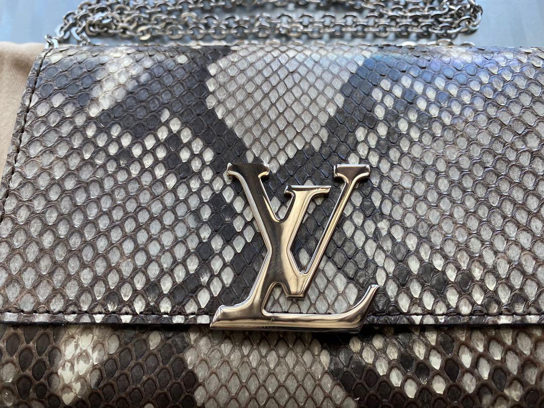 Pre-Owned Louis Vuitton Beige Python Chain Louise Clutch Bag