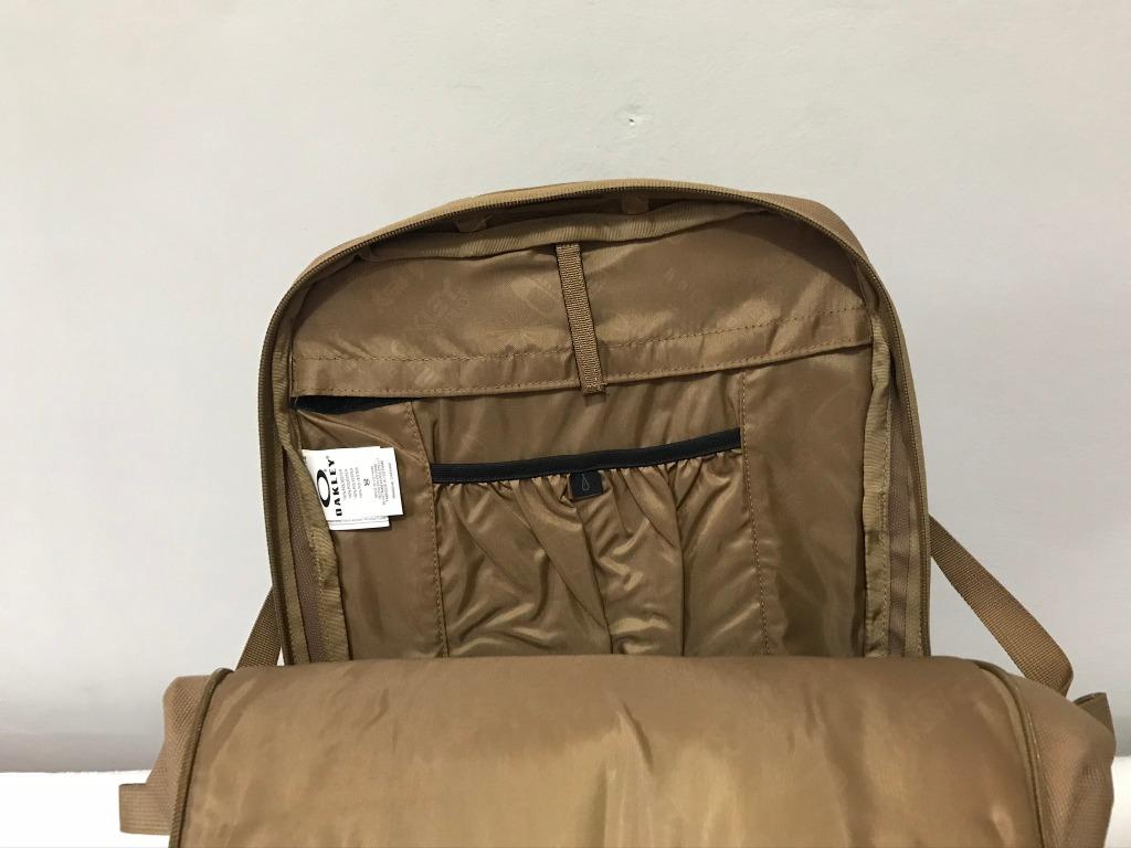 Authentic Oakley SI Vigor 26L Backpack, Men's Fashion, Bags, Backpacks on  Carousell