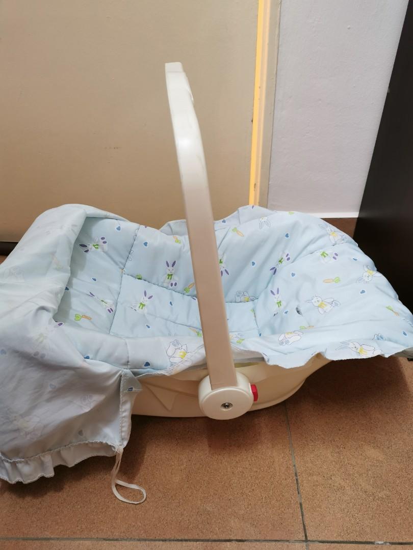 Infant store basket carrier