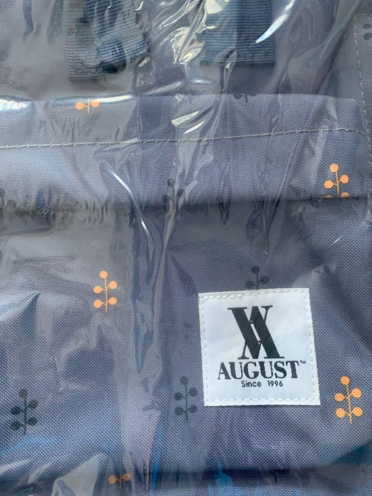 Backpack (Category: Backpacks) located in Singapore. Submitted by k_can_ (Listing ID 1021897729, Image 3). Description: Brand new with tag!! material is very good .