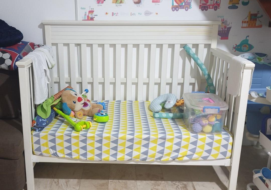 Foam store crib bumper