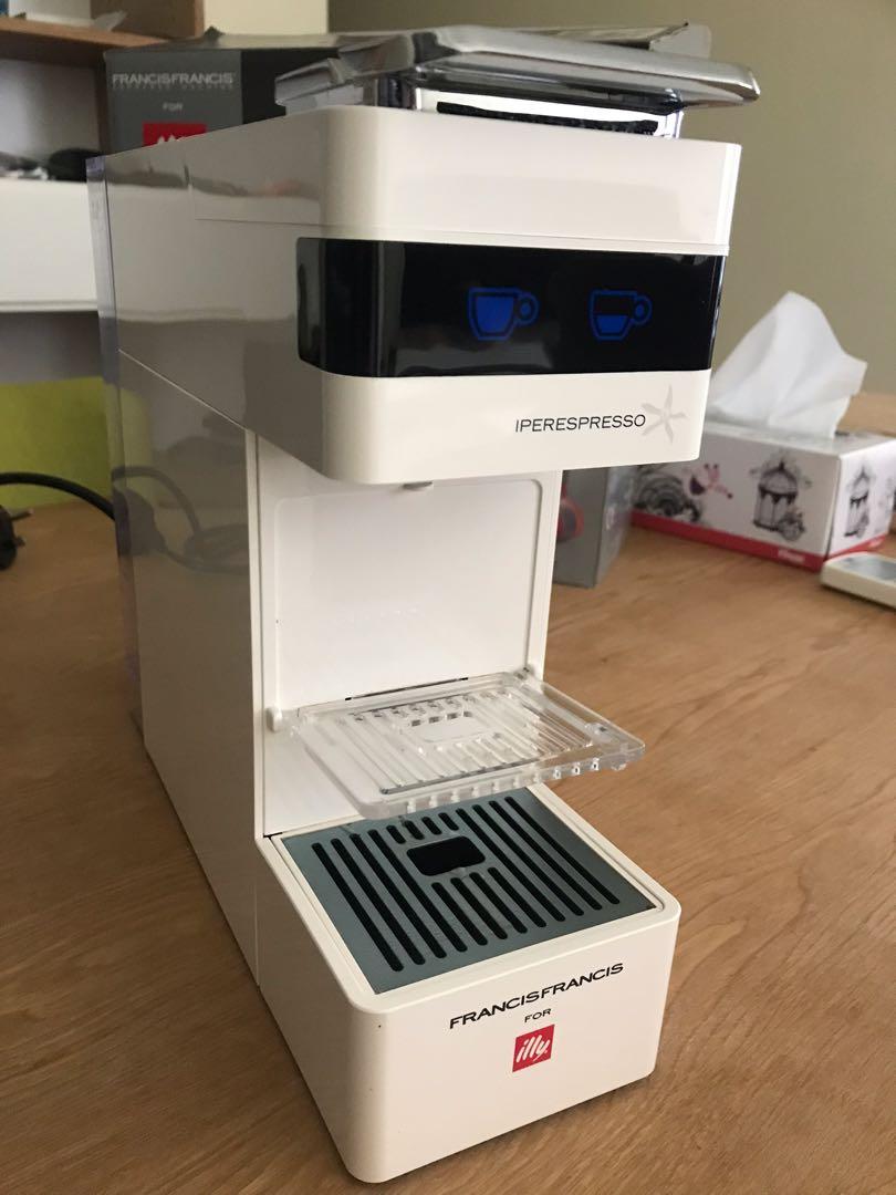 Illy Espresso Coffee machine, TV & Home Appliances, Kitchen Appliances