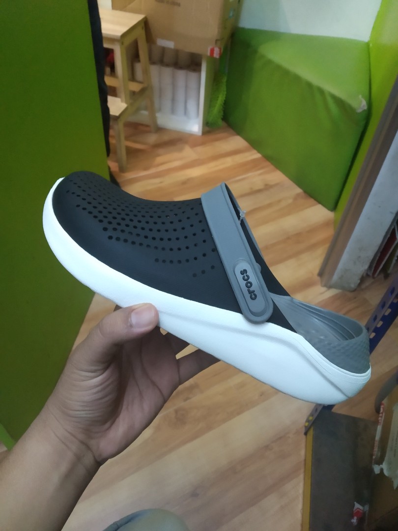 harga crocs original