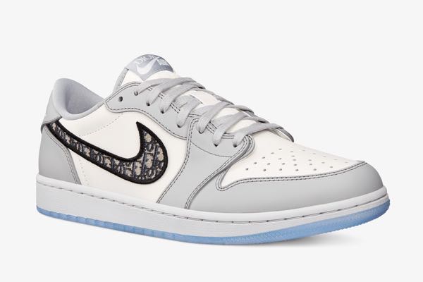 Farfetch jordan 1 dior hot sale