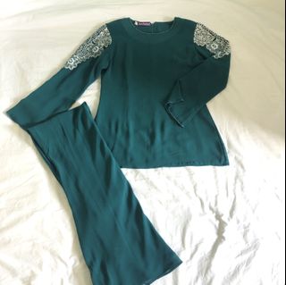 (Category: ) located in . Submitted by wardrobelama (Listing ID 1021854085, Image 1). Description: .