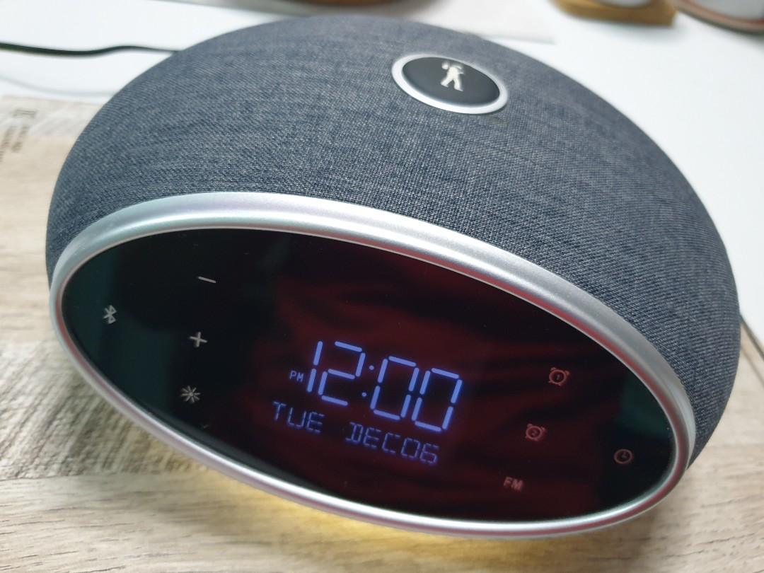 FLEA MARKET RM Radio Alarm Clock with Bluetooth, Audio, Portable Music ...