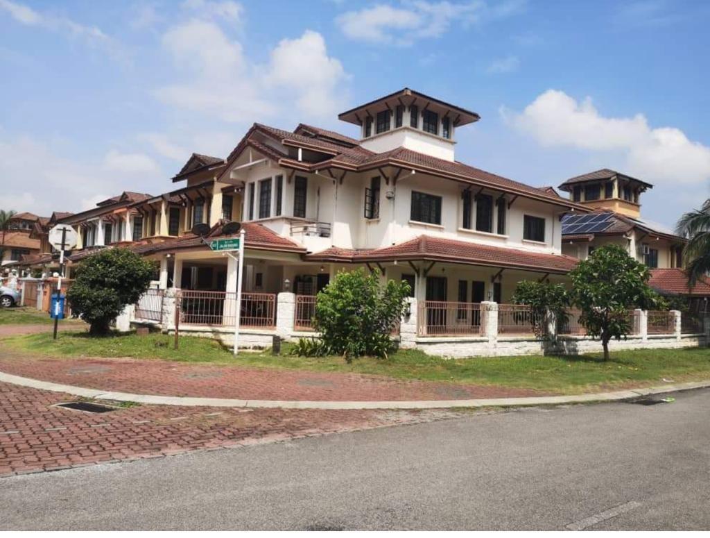 Free Extra Land Corner Lot 2 Storey Bukit Jelutong U8 Property For Sale On Carousell