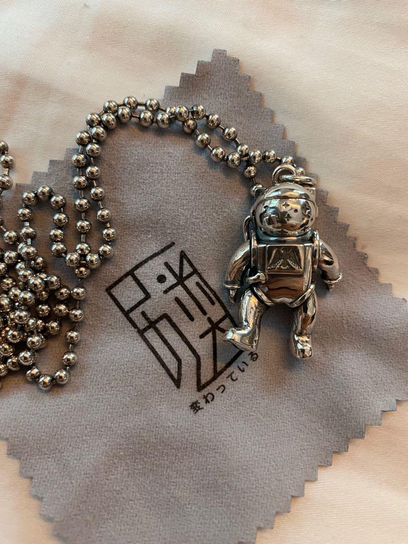 LV Astronaut necklace! QC : r/FashionReps