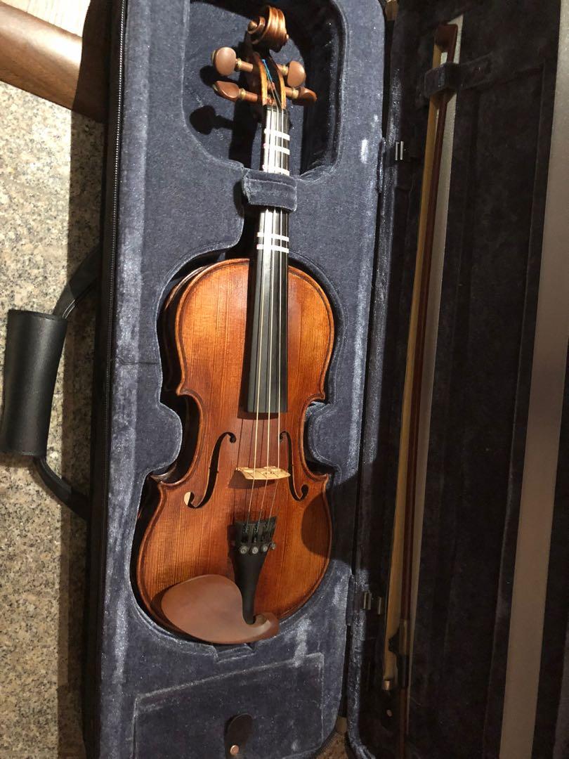 Guitar and violin, Hobbies & Toys, Music & Media, Musical Instruments ...