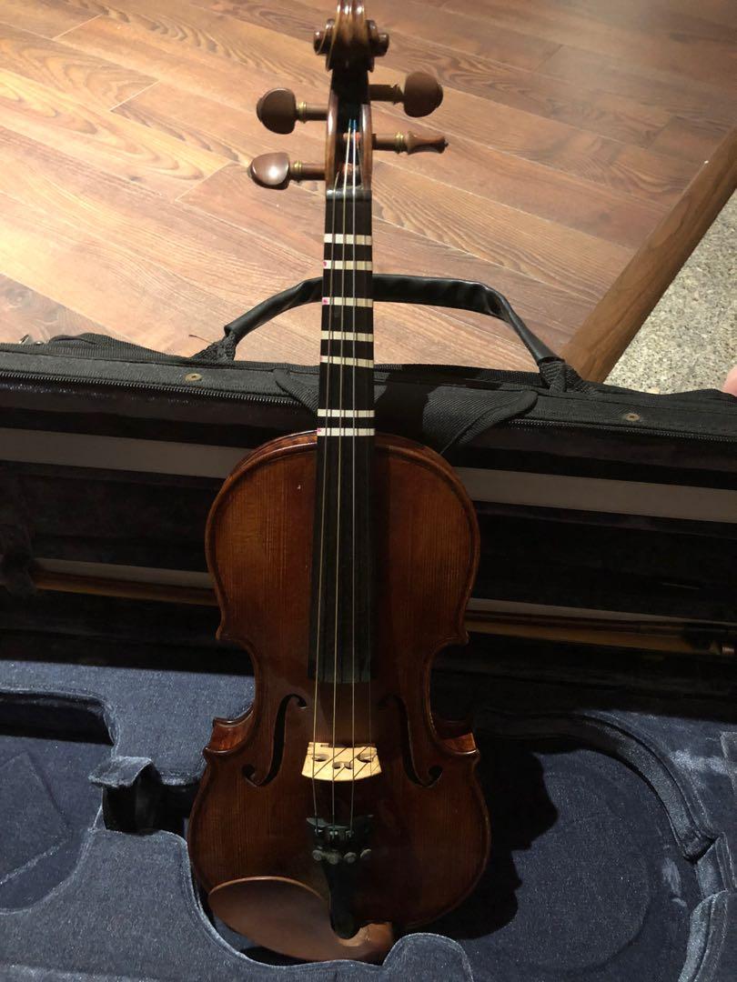 Guitar and violin, Hobbies & Toys, Music & Media, Musical Instruments ...