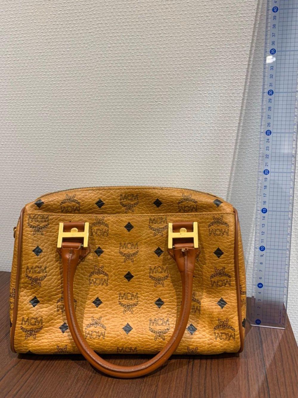 05124 Japanese second-hand luxury MCM shoulder bag messenger, Luxury,  Apparel on Carousell