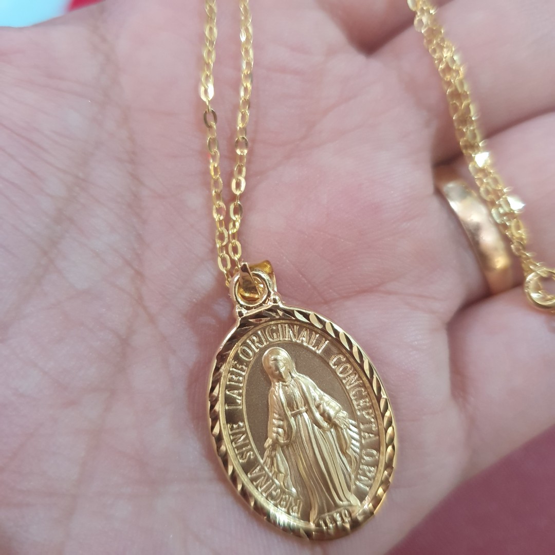 mama mary medallion