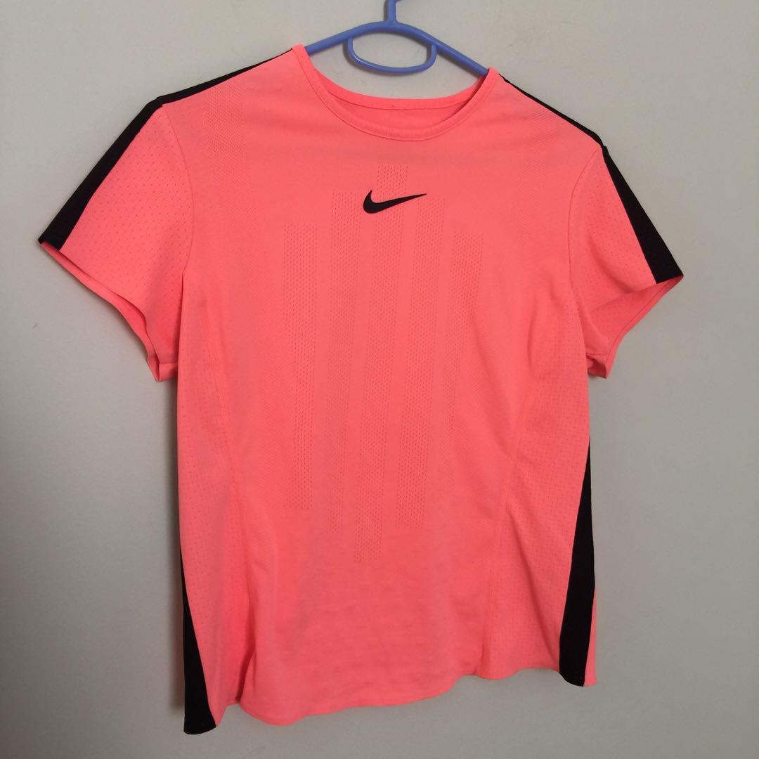 pink nike womens clothes