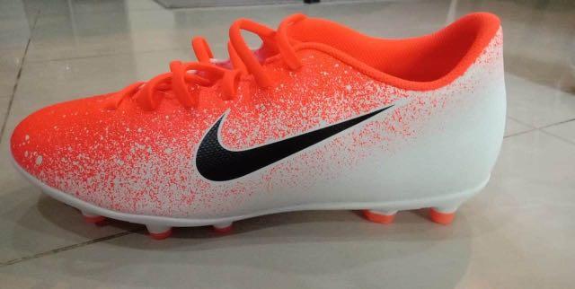 Nike Mercurial Soccer Boots, Women's Fashion, Footwear, Sneakers on  Carousell