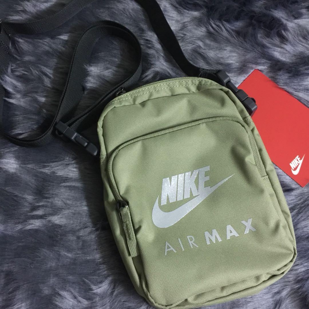 Nike sling bag, Men's Fashion, Bags 