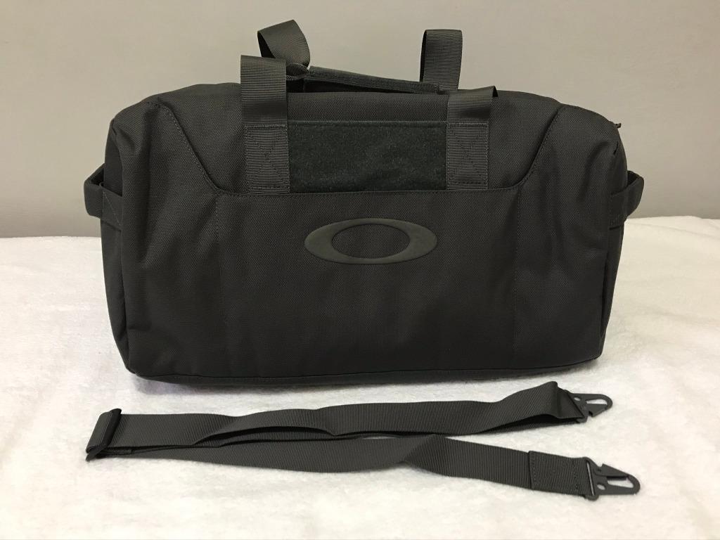 Oakley SI 30L Duffel Bag Men s Fashion Bags Backpacks on Carousell