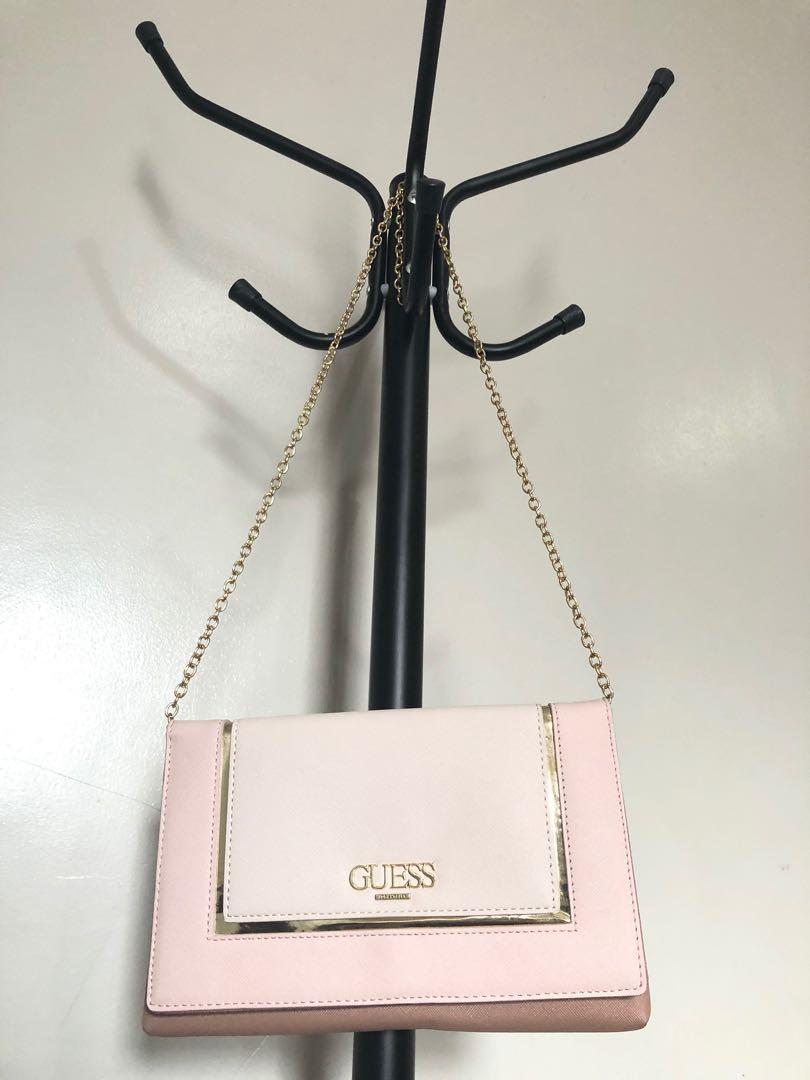 Original Guess Travel Clutch (Category: Purses & Pouches) located in Cebu City. Submitted by leesongcuya (Listing ID 1021917388, Image 2). Description: Used only once. Guaranteed orig from US.
