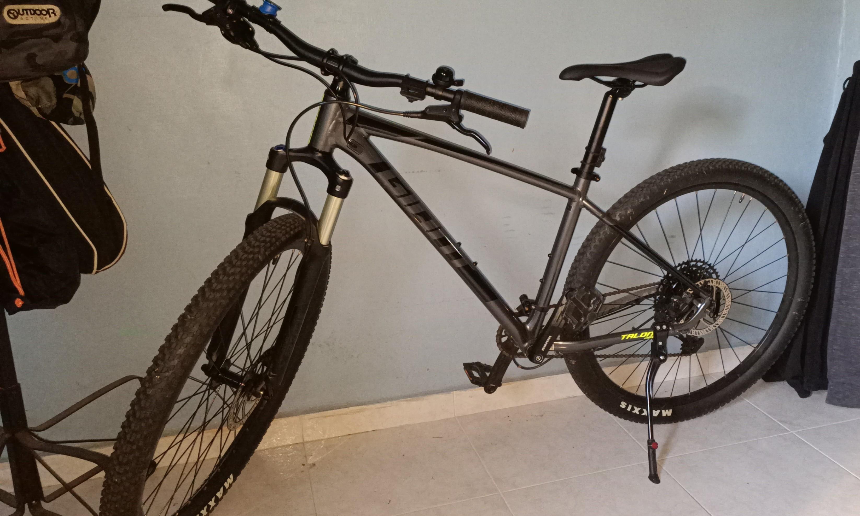 Selling my giant mtb Sports Equipment Bicycles Parts Bicycles