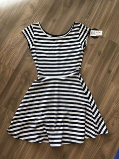 (Category: ) located in . Submitted by shopparholik (Listing ID 1021908264, Image 1). Description: .
