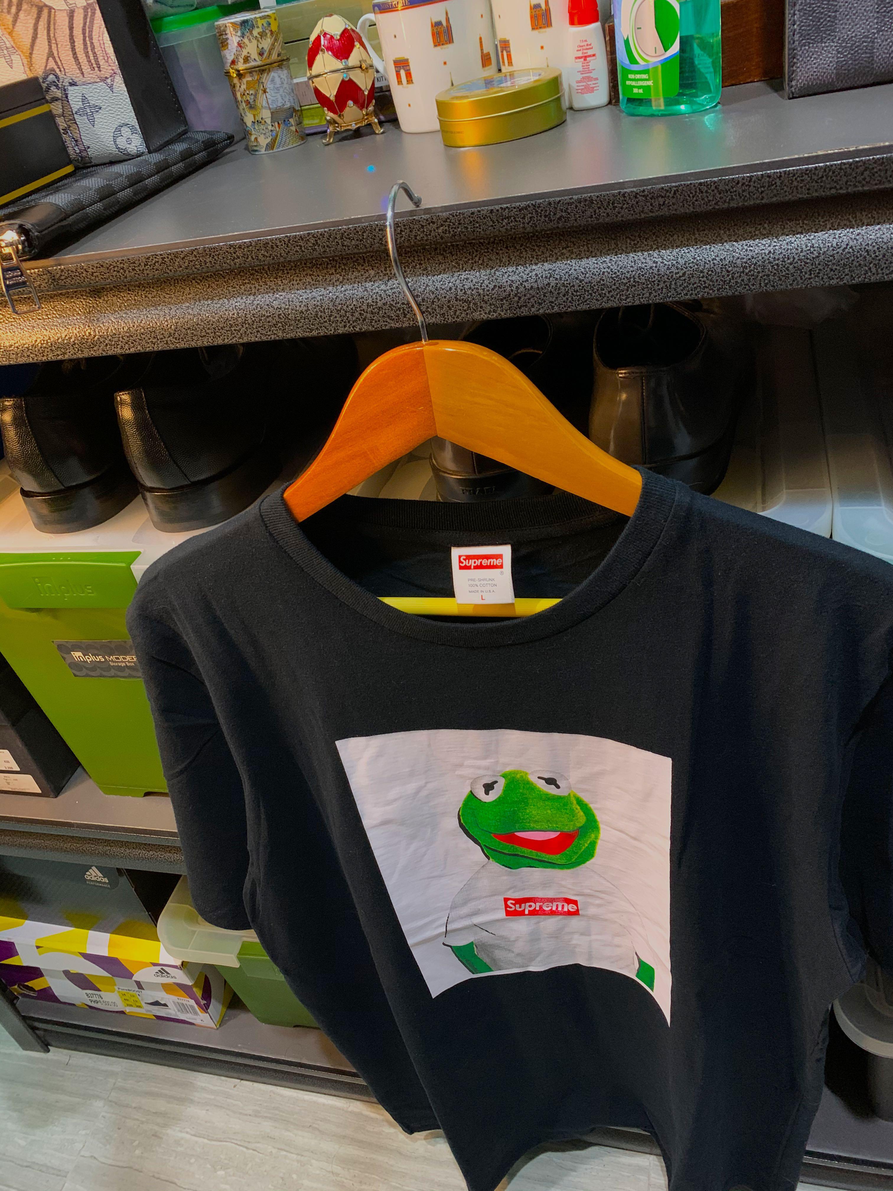 supreme kermit tee black Cinosural International School