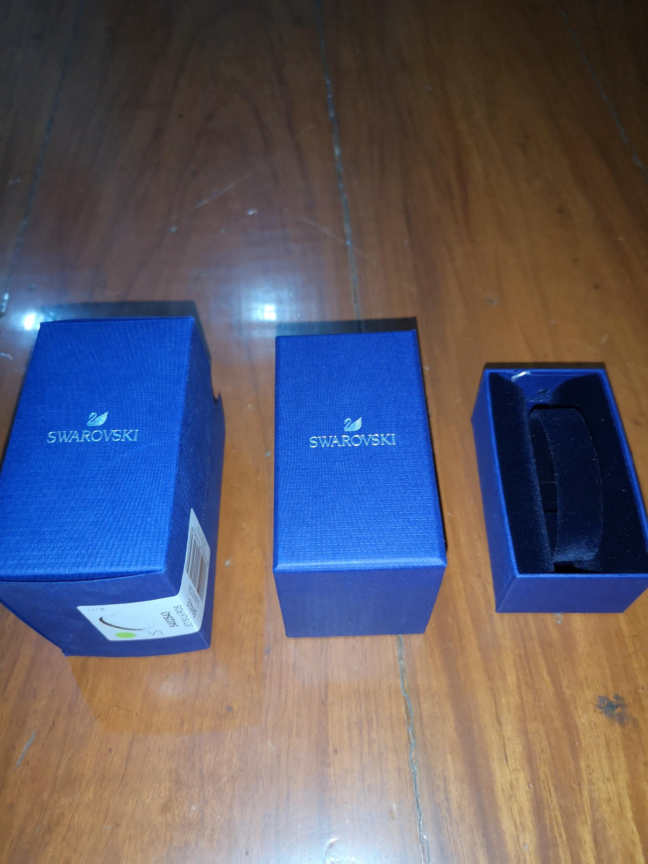 Swarovski bracelet box (Category: Luxury Accessories) located in Manila. Submitted by super.saver8 (Listing ID 1021957916, Image 1). Description: #noguilt50.