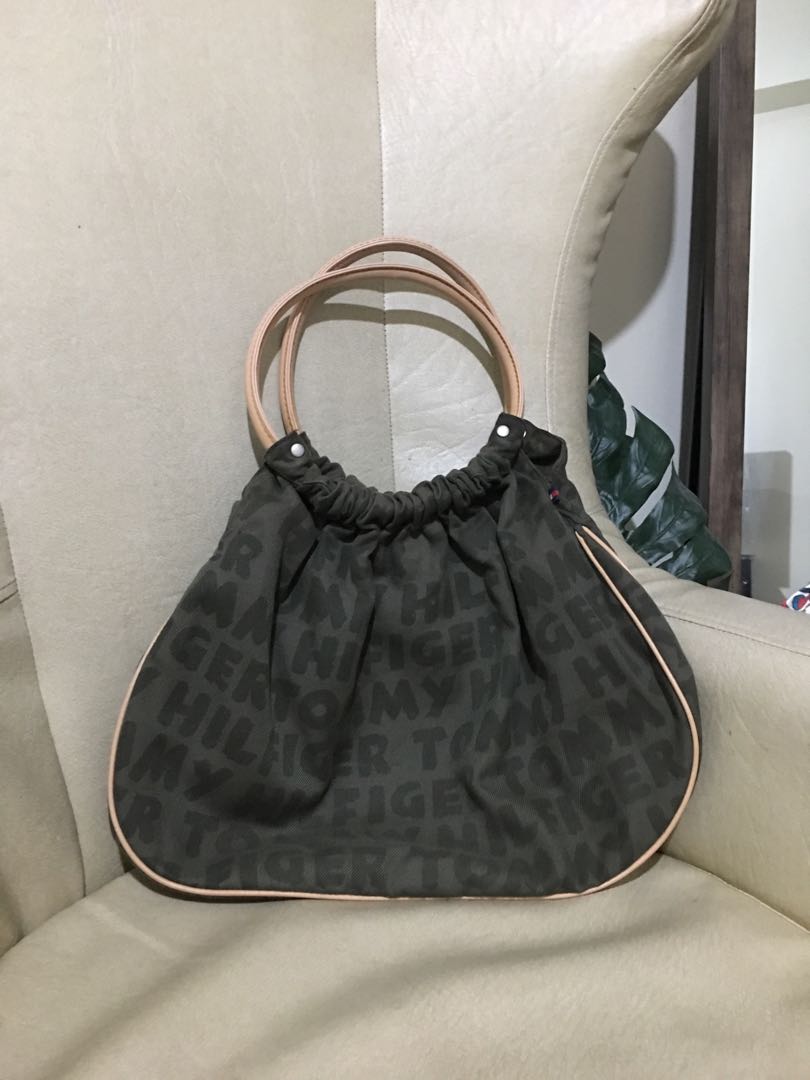 tommy hilfiger hobo bag