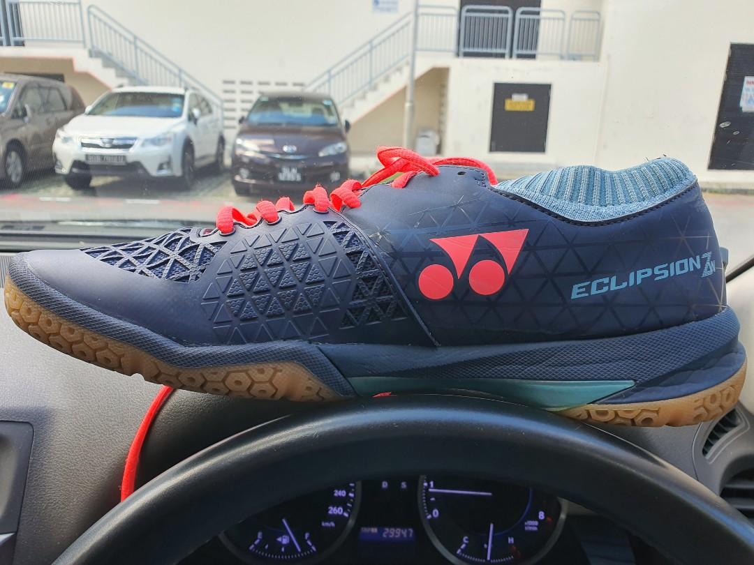 Yonex Eclipsion Z W Men s Fashion Activewear on Carousell