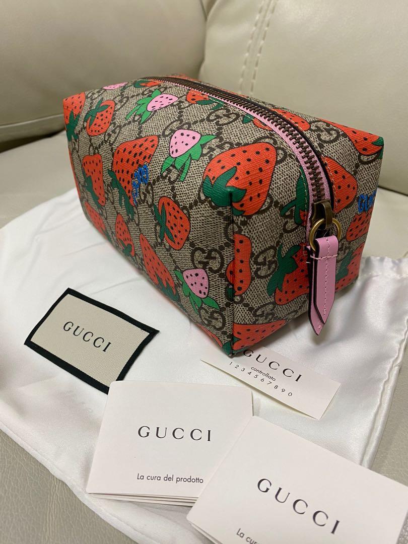 Gucci strawberry cosmetic 2025 case