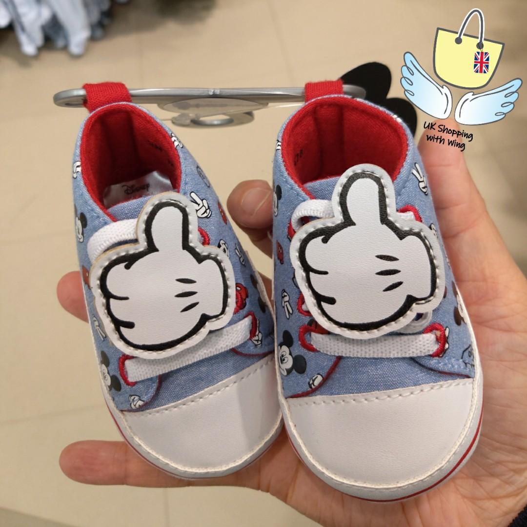 Primark Disney Mickey Mouse thumb up 