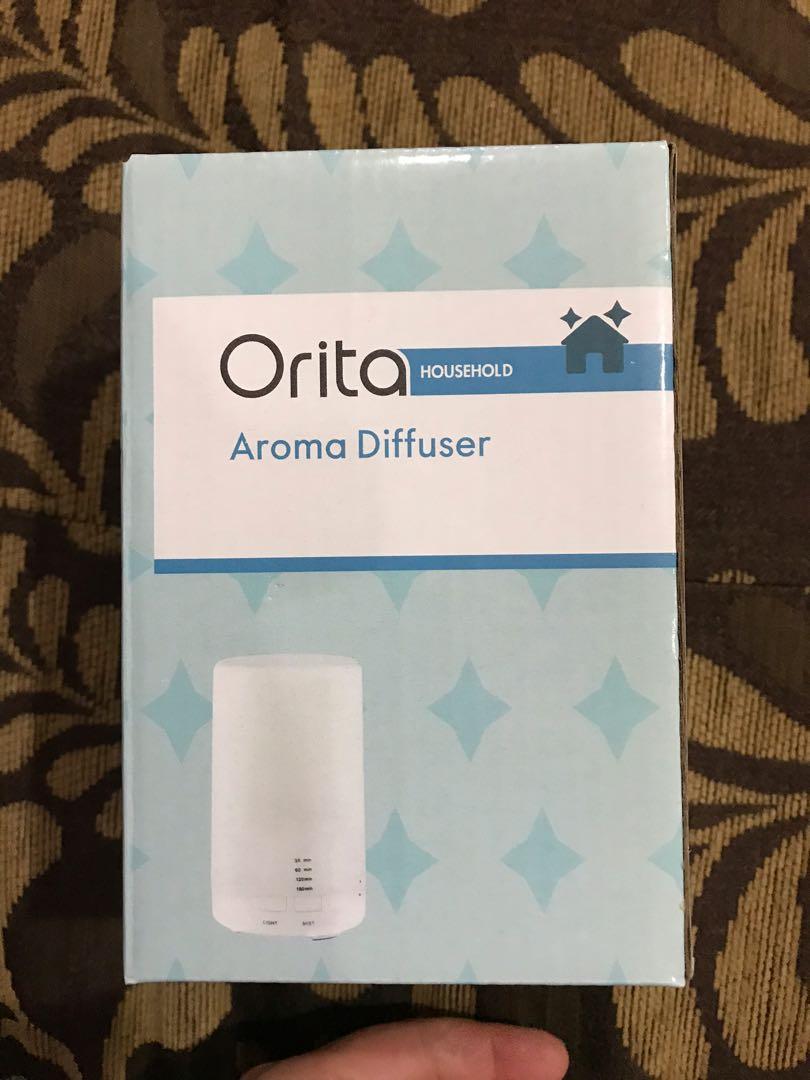 Aroma diffuser (Category: Home Fragrance) located in Singapore. Submitted by savedeearth (Listing ID 1017764300, Image 1). Description: .