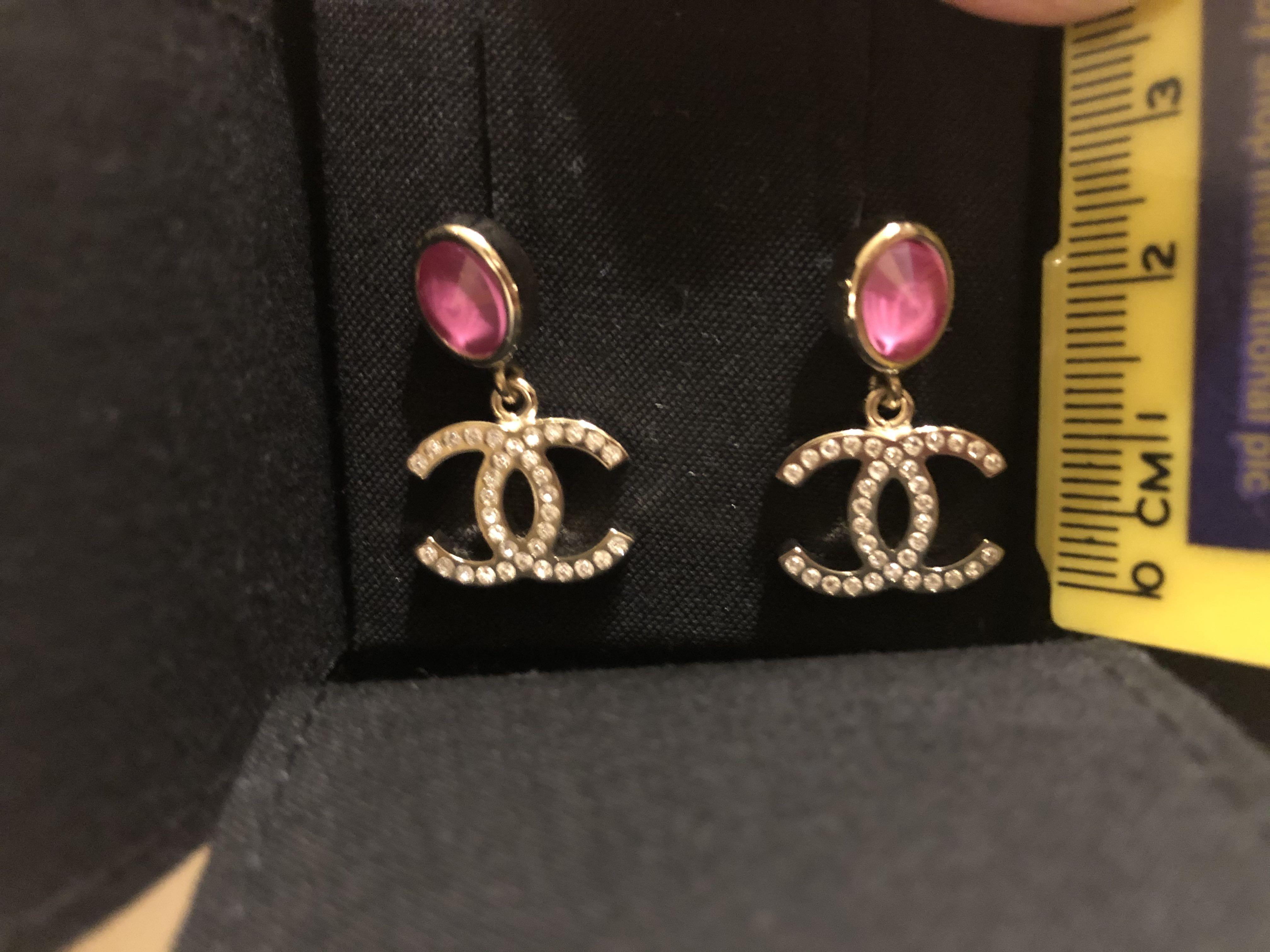 Chanel 20C pink crystal dangly earrings, Women's Fashion, Jewelry &  Organisers, Earrings on Carousell
