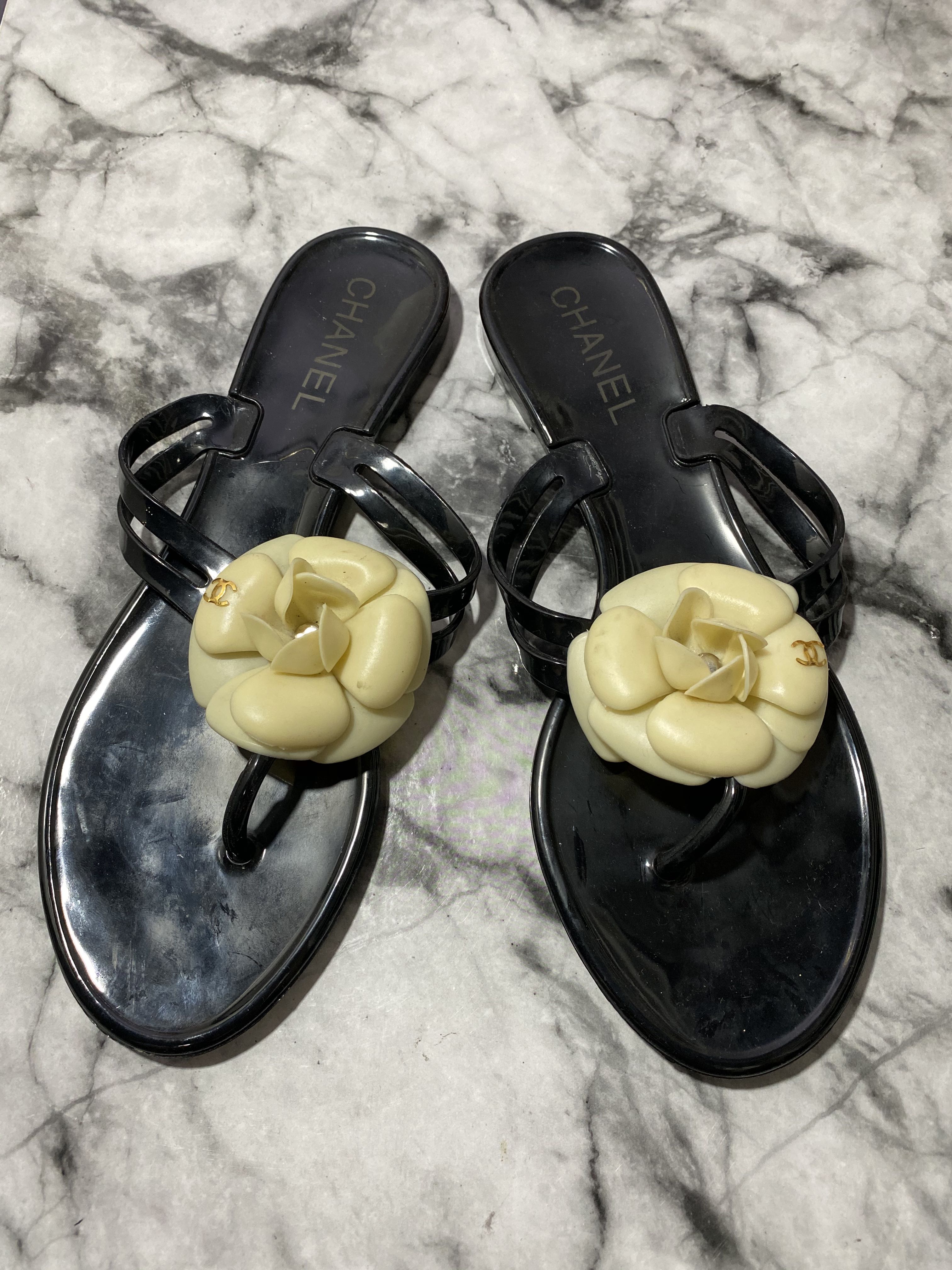 Chanel Camellia Jelly Slippers, Women's Fashion, Footwear, Flats & Sandals  on Carousell