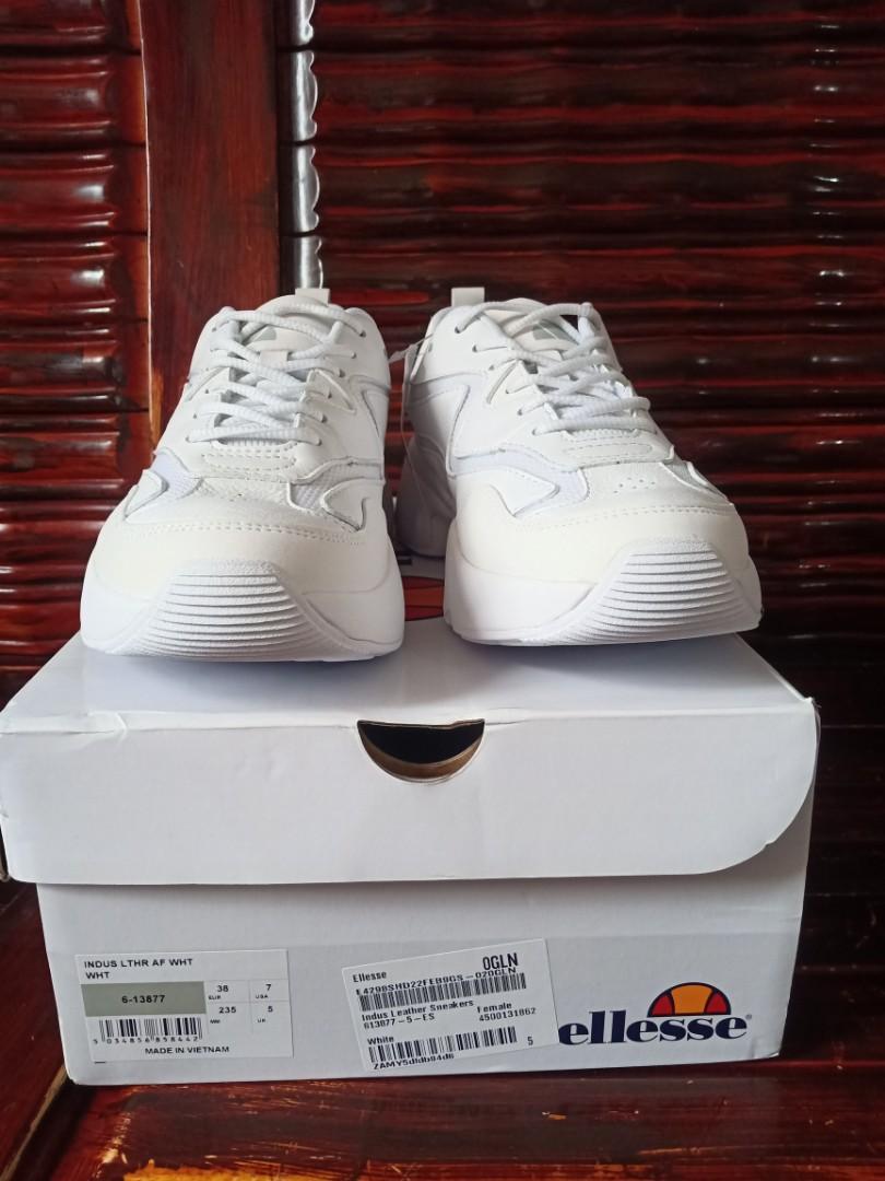 white shoes size 7