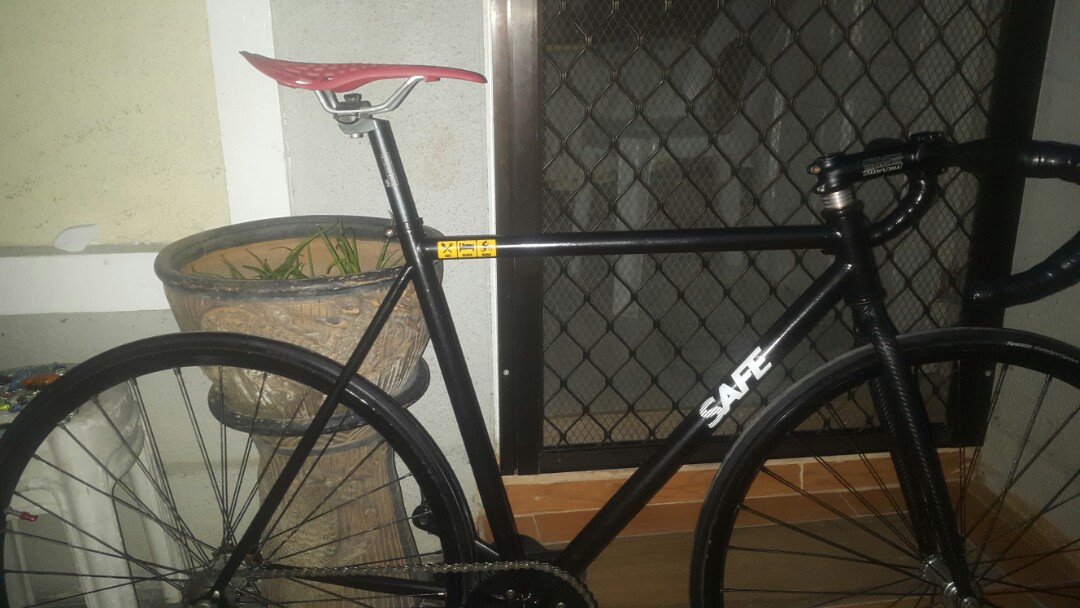 celt fixie bike