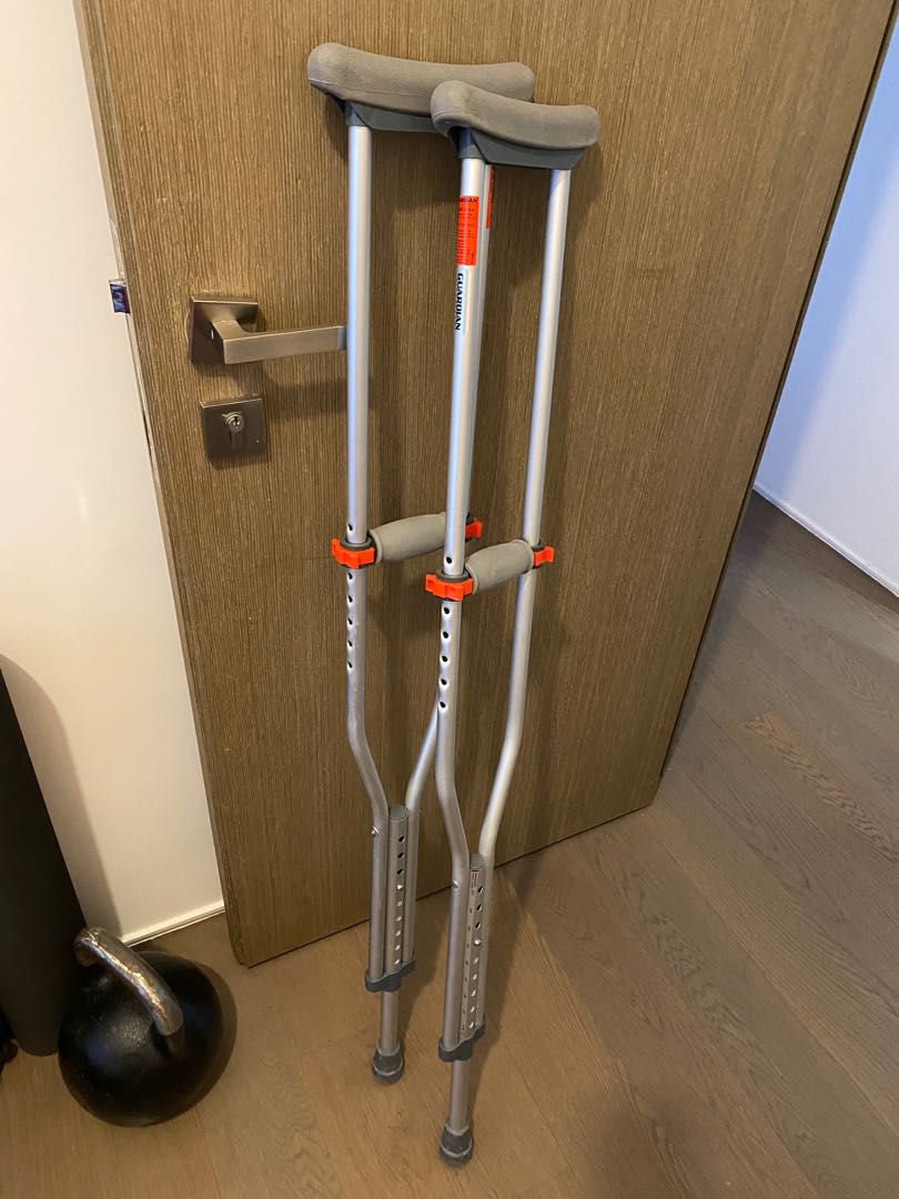 Guardian Signature Crutches, 傢俬＆家居, 其他, 家居改善及收納用品 Carousell