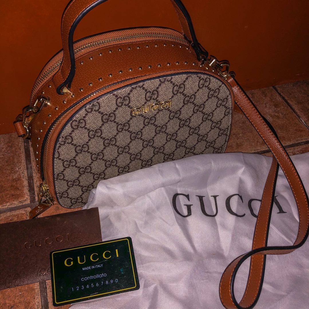 gucci sling pack