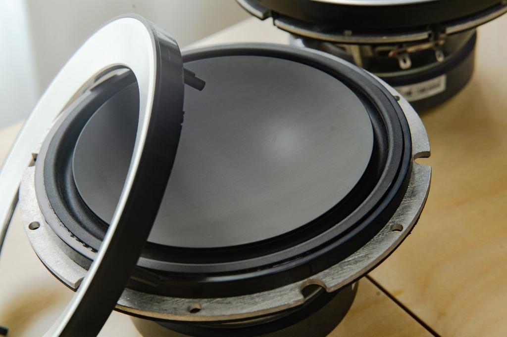 KEF R300 Bookshelf Speaker *FULL KIT* NEW (*Original 5” Coaxial